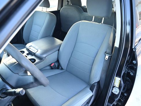 Used 2018 RAM 2500 Tradesman w/ Chrome Appearance Group image 19