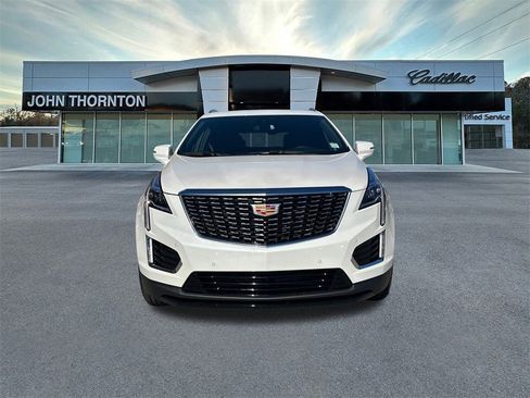 New 2026 Cadillac XT5 Luxury image 2