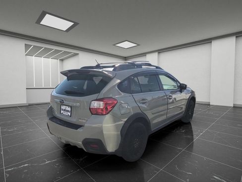 Used 2016 Subaru Crosstrek 2.0i Premium w/ Moonroof Package AWD/4WD image 10