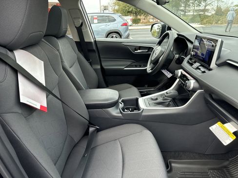 New 2025 Toyota RAV4 XLE w/ Convenience Package AWD/4WD image 34