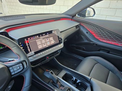 Used 2024 Dodge Charger R/T w/ Plus Group image 23