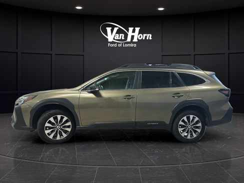 Used 2025 Subaru Outback Limited AWD/4WD image 4