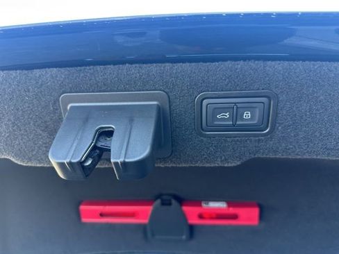 New 2026 Audi A8 L 3.0T image 17