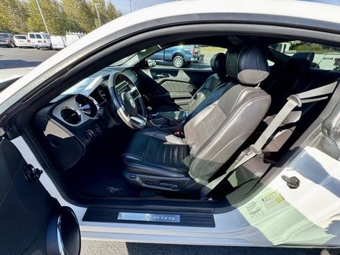 Used 2013 Ford Mustang Premium image 8