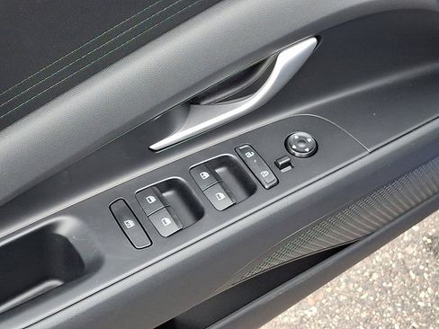 Certified 2025 Hyundai Elantra SE image 26