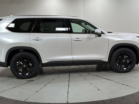 New 2026 Toyota Grand Highlander Platinum image 6