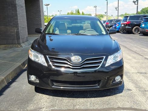 Used 2011 Toyota Camry XLE w/ SE/XLE Extra-Value Pkg FWD image 2