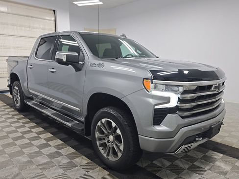 Used 2023 Chevrolet Silverado 1500 High Country w/ Technology Package AWD/4WD image 4