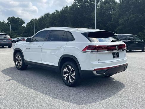 Used 2025 Volkswagen Atlas Cross Sport SE FWD image 6