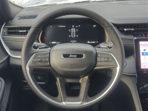 New 2025 Jeep Grand Cherokee Limited image 22