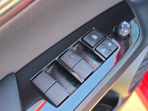 Used 2020 Toyota Prius Prime XLE image 23