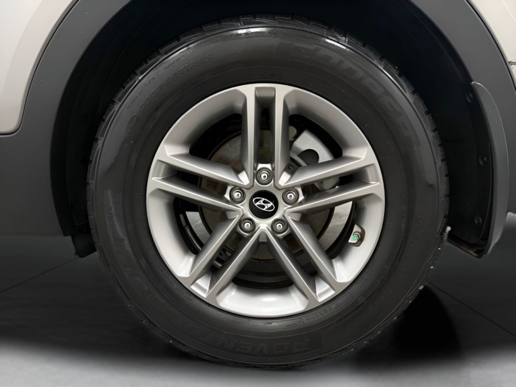 Used 2018 Hyundai Santa Fe Sport w/ 2.4L Value Package 02 FWD image 33