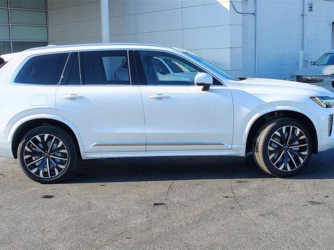 New 2026 Volvo XC90 B6 Plus image 2
