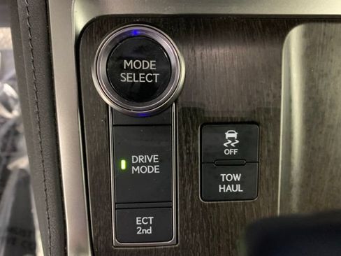 Used 2024 Lexus GX 550 w/ Cold Area Package AWD/4WD image 29