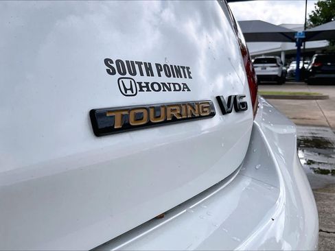Used 2016 Honda Accord Touring image 10