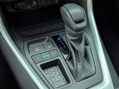 Certified 2022 Toyota RAV4 XLE image 12