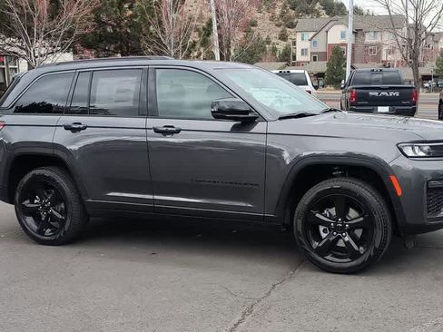 New 2026 Jeep Grand Cherokee Limited image 2