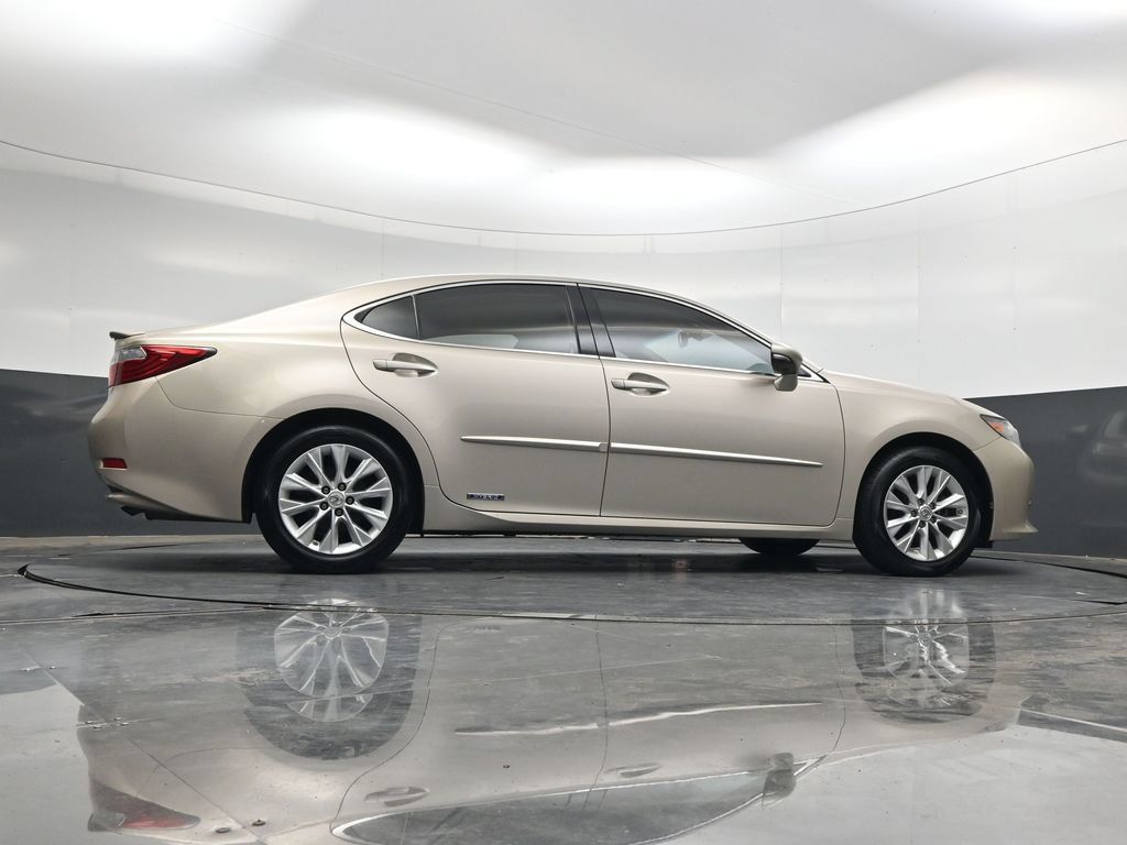 Used 2013 Lexus ES 300h w/ Luxury Pkg FWD image 35