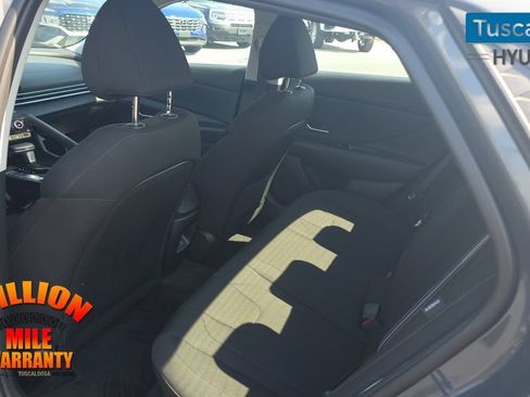 Used 2025 Hyundai Elantra SEL FWD image 25