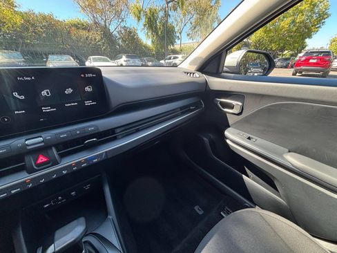 Used 2026 Kia K4 FWD image 33