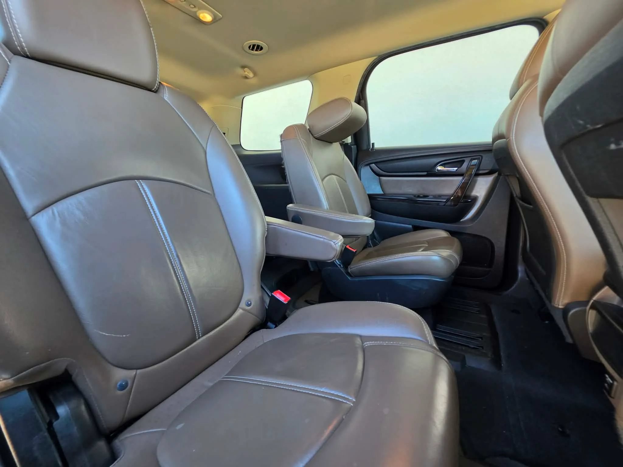 Used 2016 GMC Acadia SLT FWD image 18