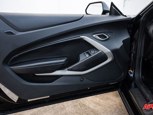 Used 2018 Chevrolet Camaro SS image 58