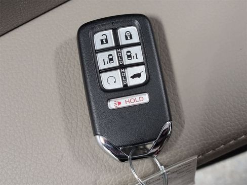 Used 2023 Honda Odyssey EX-L image 36