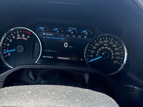 Used 2016 Ford F150 Lariat w/ Equipment Group 502A Luxury AWD/4WD image 3