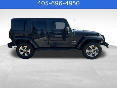 Used 2018 Jeep Wrangler Unlimited Sahara w/ Connectivity Group image 4