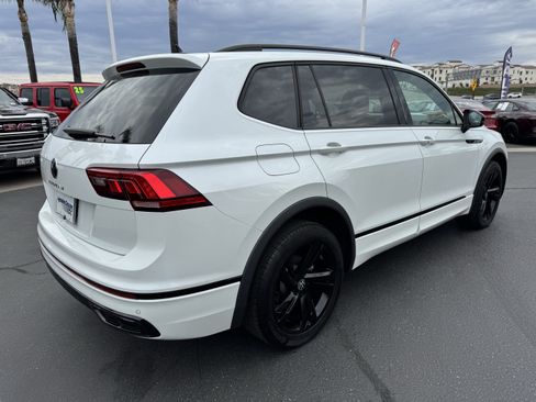 Certified 2024 Volkswagen Tiguan SE R-Line FWD image 8