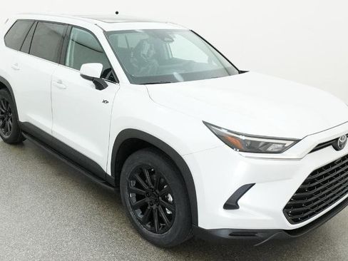 New 2026 Toyota Grand Highlander XLE FWD image 12
