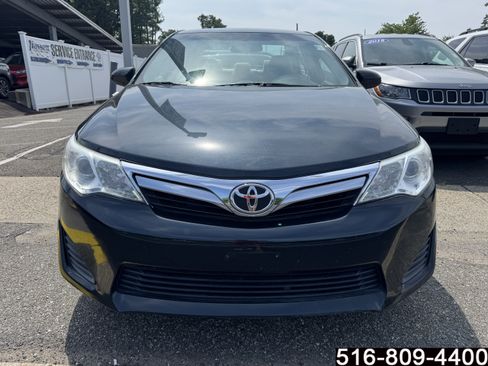 Used 2014 Toyota Camry LE FWD image 2