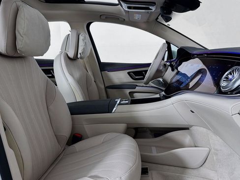 New 2026 Mercedes-Benz EQS 400 4MATIC SUV image 6