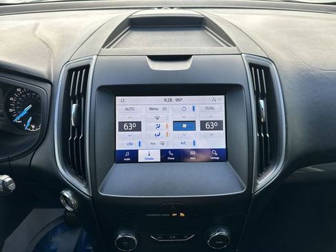 Used 2020 Ford Edge SE FWD image 12