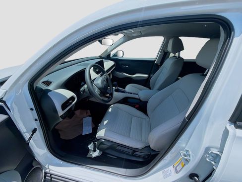 New 2027 Honda HR-V LX image 16