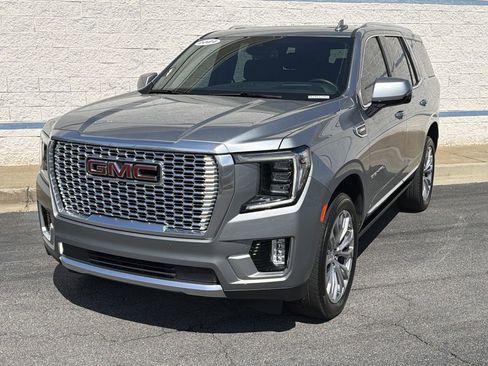 Used 2024 GMC Yukon Denali w/ Max Trailering Package image 3