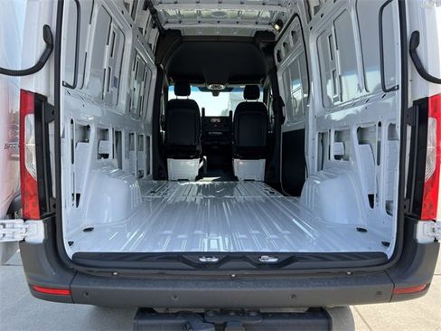 New 2024 Mercedes-Benz Sprinter 144 Cargo image 40
