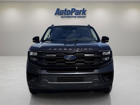 New 2025 Ford Expedition Max Active image 2