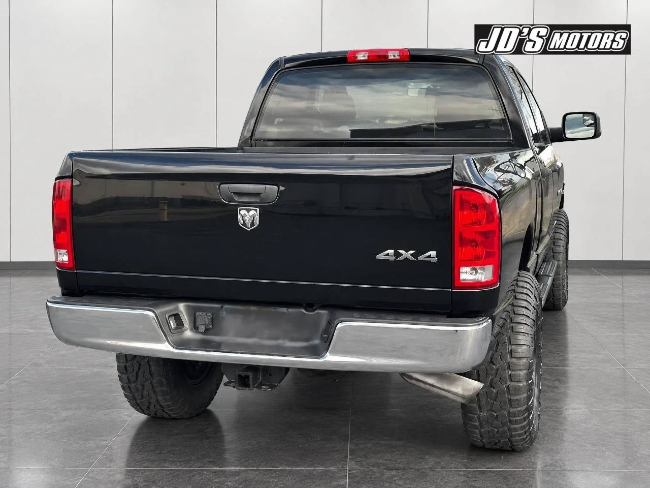 Used 2005 Dodge Ram 2500 Truck ST w/ Trailer Tow Group AWD/4WD image 3