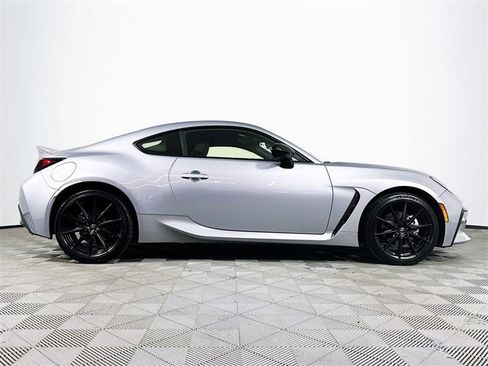 Certified 2025 Toyota GR86 Premium image 9