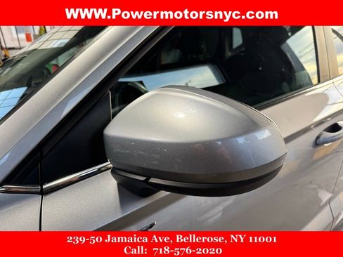 Used 2024 Volkswagen Taos SE image 9