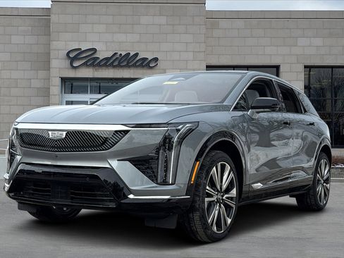 New 2026 Cadillac Optiq Luxury 2 image 4
