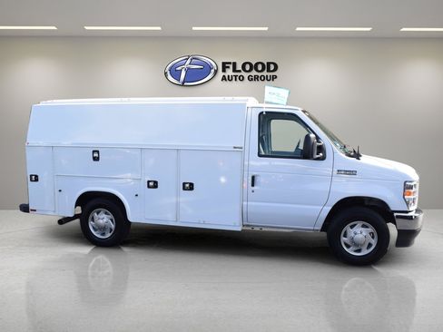 Used 2023 Ford E-350 and Econoline 350 Super Duty w/ Power Windows & Locks Group RWD image 3
