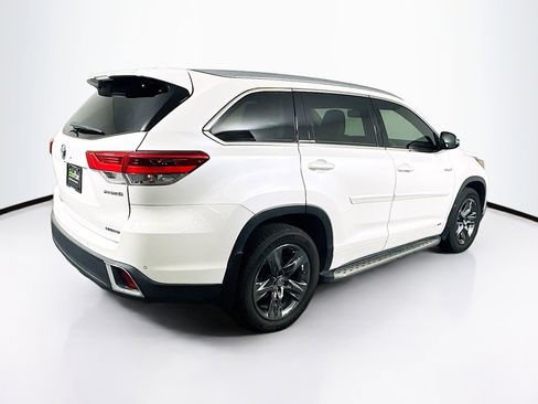 Used 2017 Toyota Highlander Limited Platinum image 9