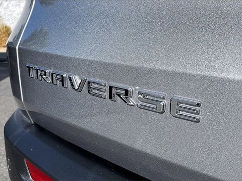Used 2026 Chevrolet Traverse LT image 7