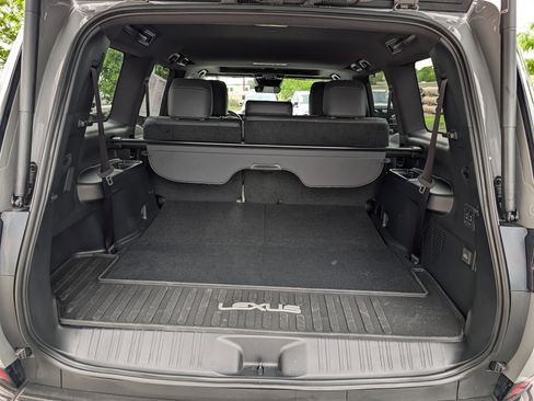 Used 2025 Lexus GX 550 w/ Accessory Package (2T) AWD/4WD image 18