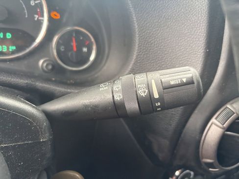 Used 2018 Jeep Wrangler Unlimited Sport w/ Connectivity Group AWD/4WD image 24