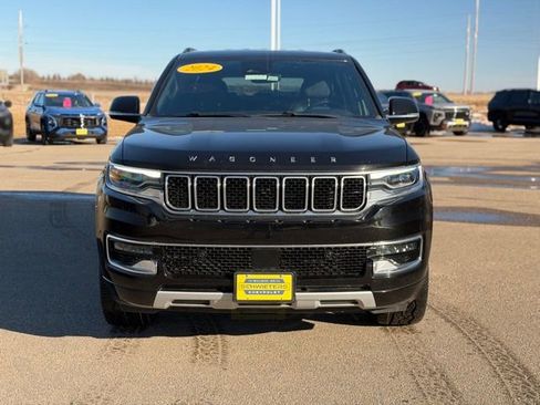 Used 2024 Jeep Wagoneer Series II w/ Flexible Seating Group image 2