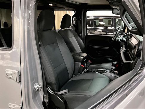 Used 2018 Jeep Wrangler Unlimited Sport S image 8