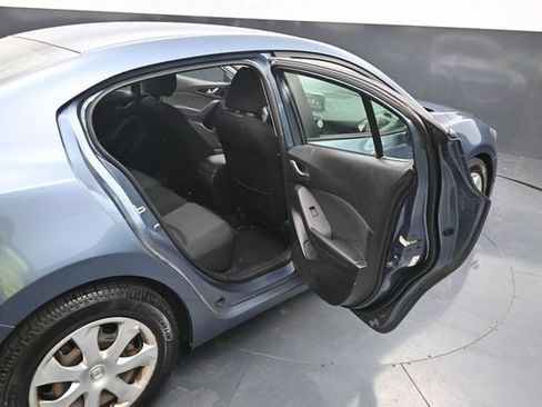 Used 2016 MAZDA MAZDA3 i Sport FWD image 30